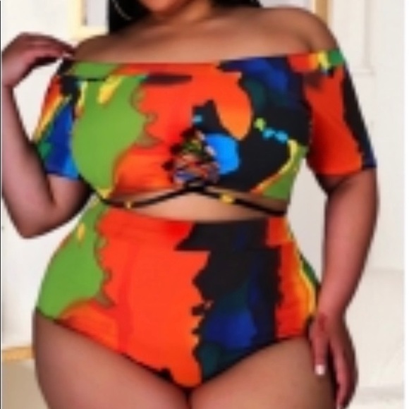 Plus size bathing suit - Picture 2 of 3